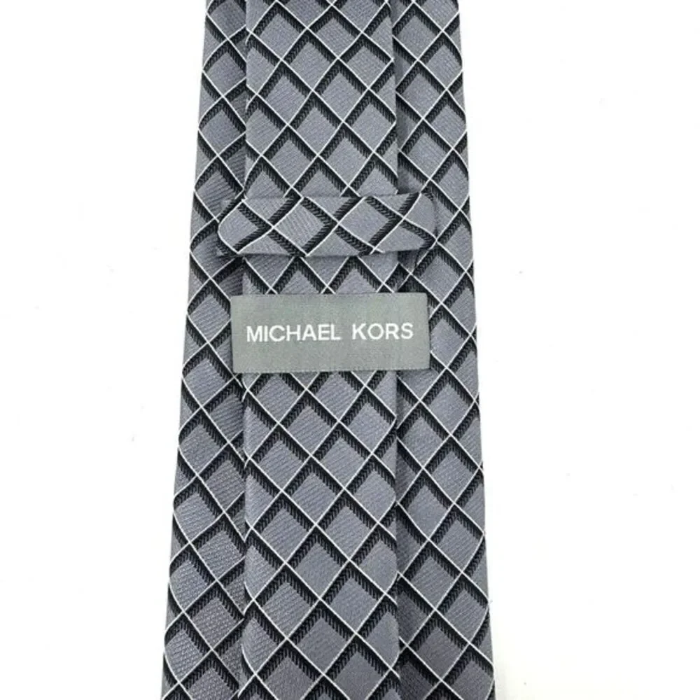 Michael Kors Men's Grey Silk 3D Square Pattern‎ Excellent Condition